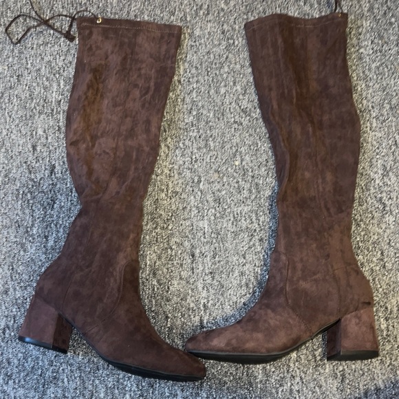 Brown knee high boots - Picture 1 of 1